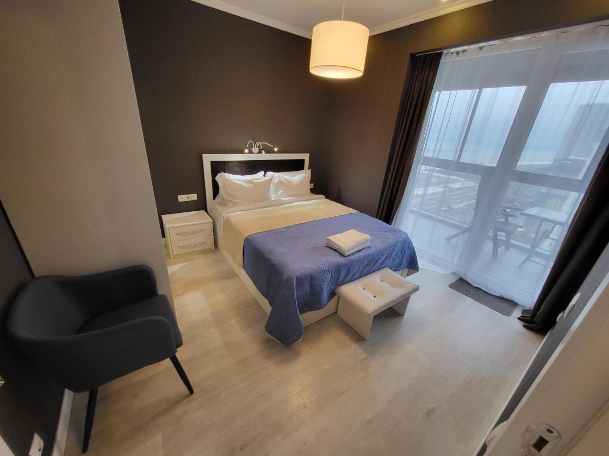 Holiday Apartments 巴统 外观 照片